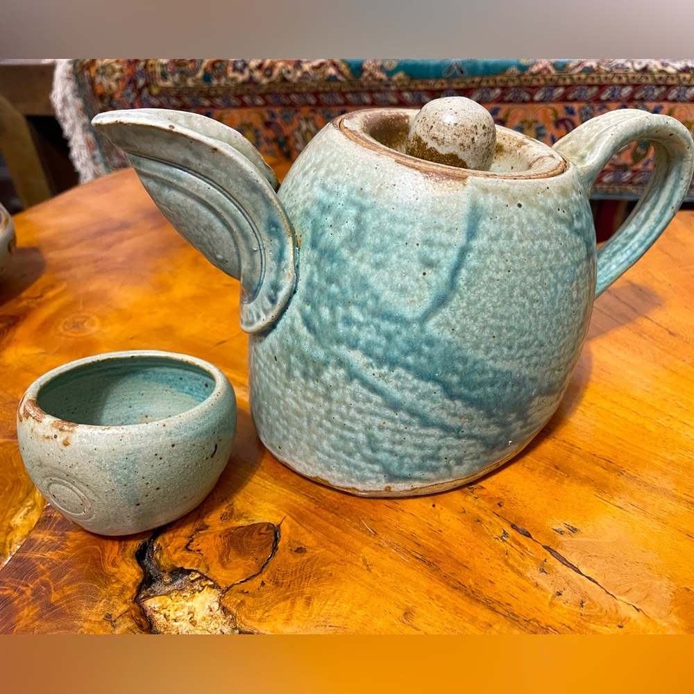 The Rusty Chai Tea Rare Unique Vintage Art Pottery Green
TeaPot Artist Signature